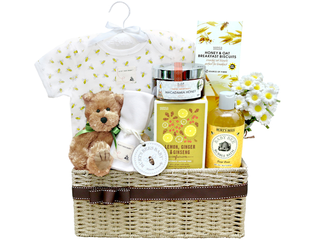 https://cnnimage.site/images/New-Born-Baby-Gift/640x480/Baby-Gift-Basket-z21~PIC36668780_v3.jpg